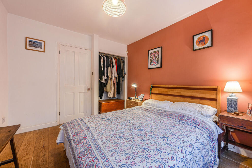 Apartment in London - More