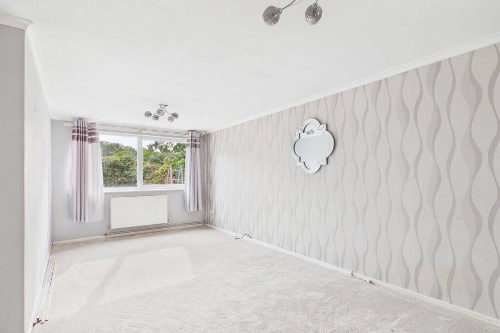 House in Bracknell, Birch Hill - View 3