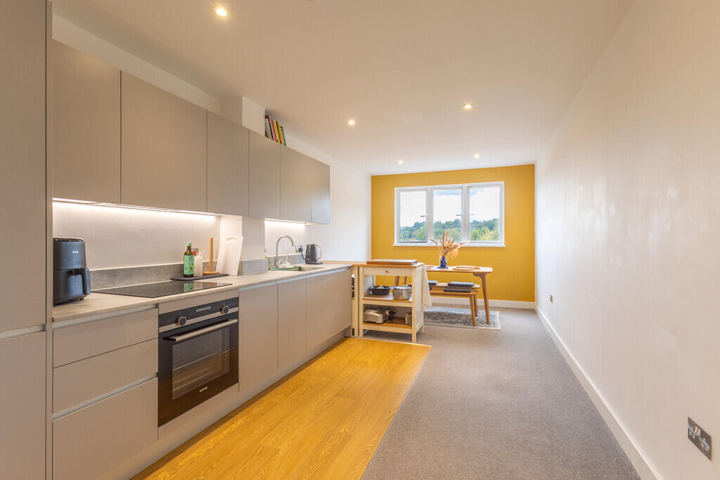 Apartment in Guildford - View 2