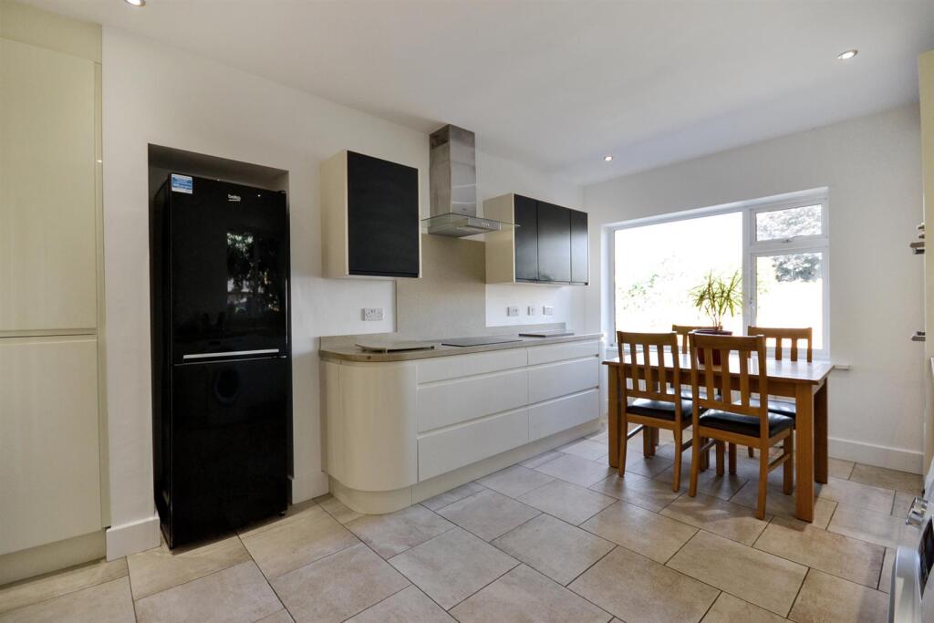 House in Rushcliffe, Radcliffe-on-Trent - More