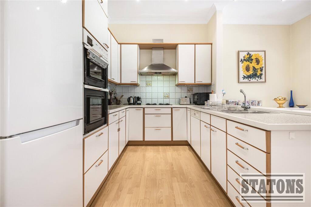House in Enfield - View 4