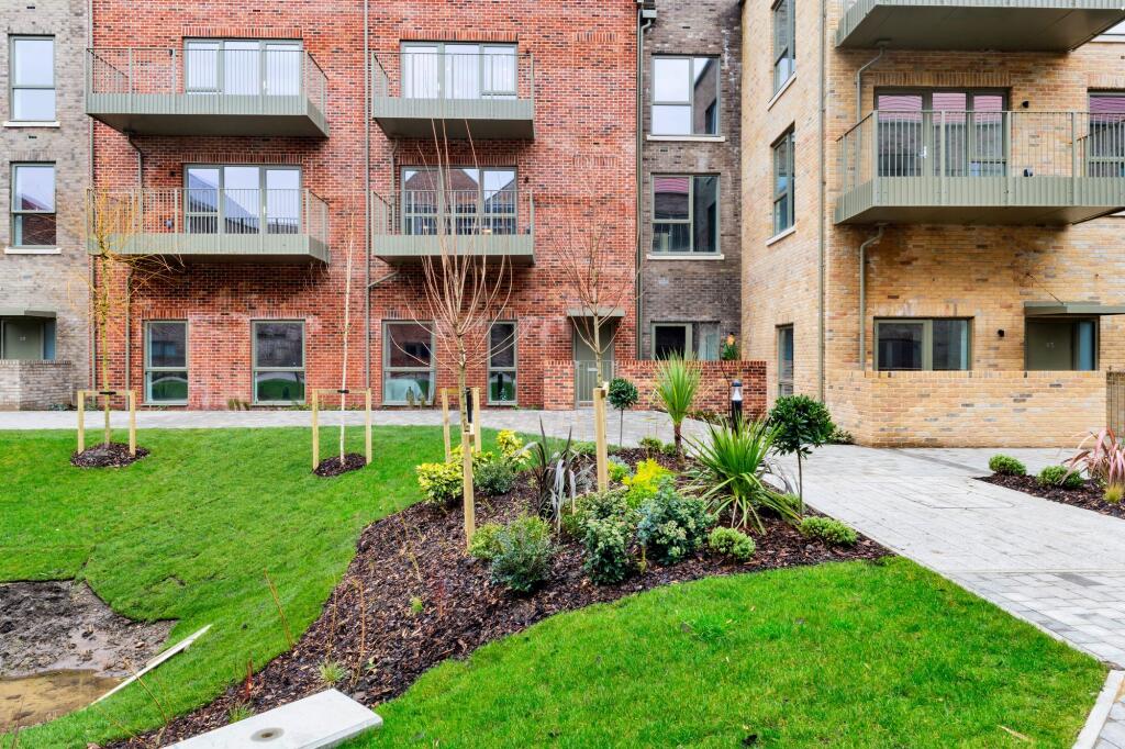 Main image of property: Newmarket Road, Cambridge, CB5