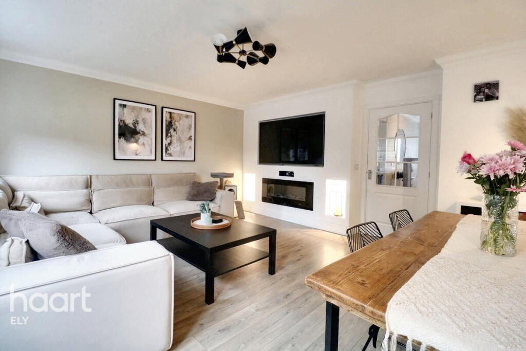 Blaydon Place, Sutton photo 3