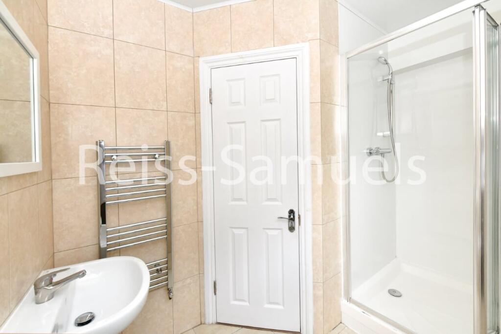 5 bedroom town house for rent
