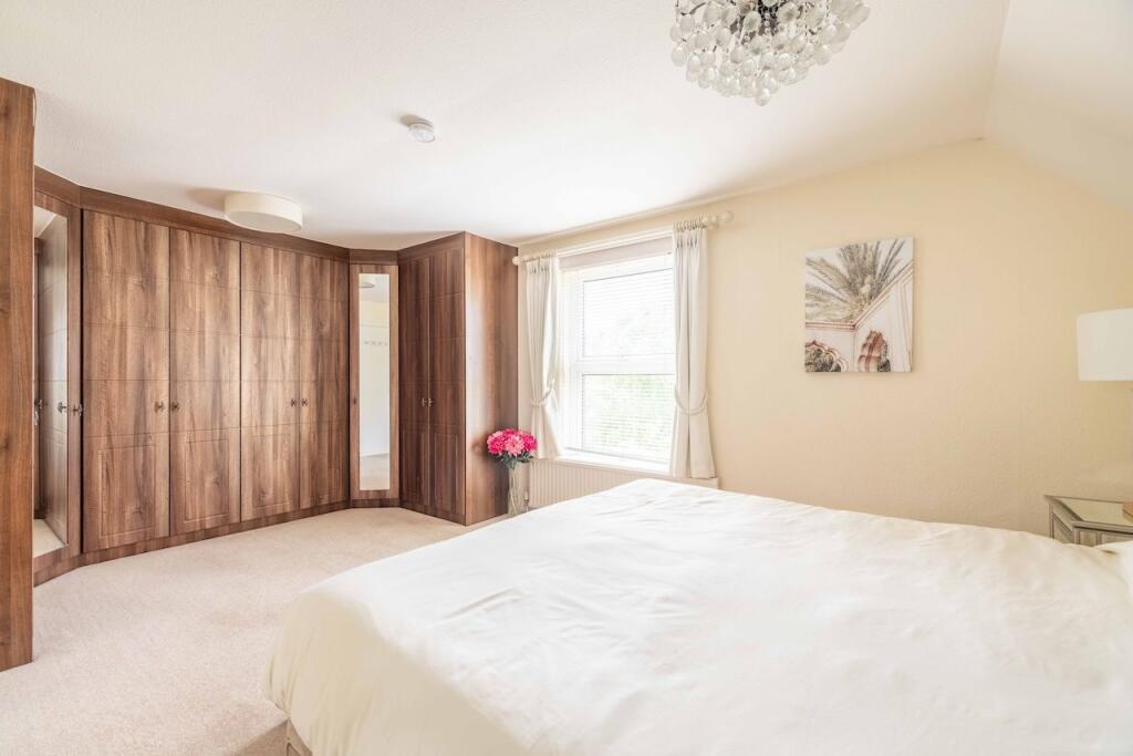 House in Slough - View 5