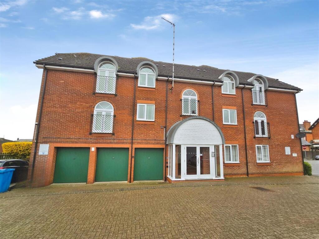 Main image of property: Eskdail Place, Kettering