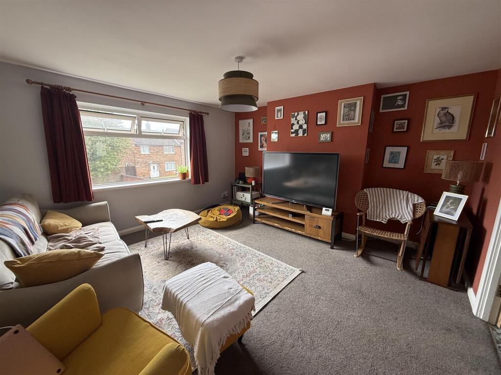 Brackenwood Road, Burton-On-Trent photo 4