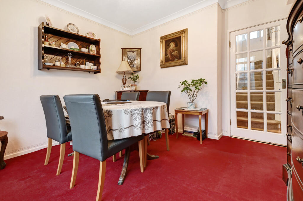 Southway, Horsforth, LS18 photo 3