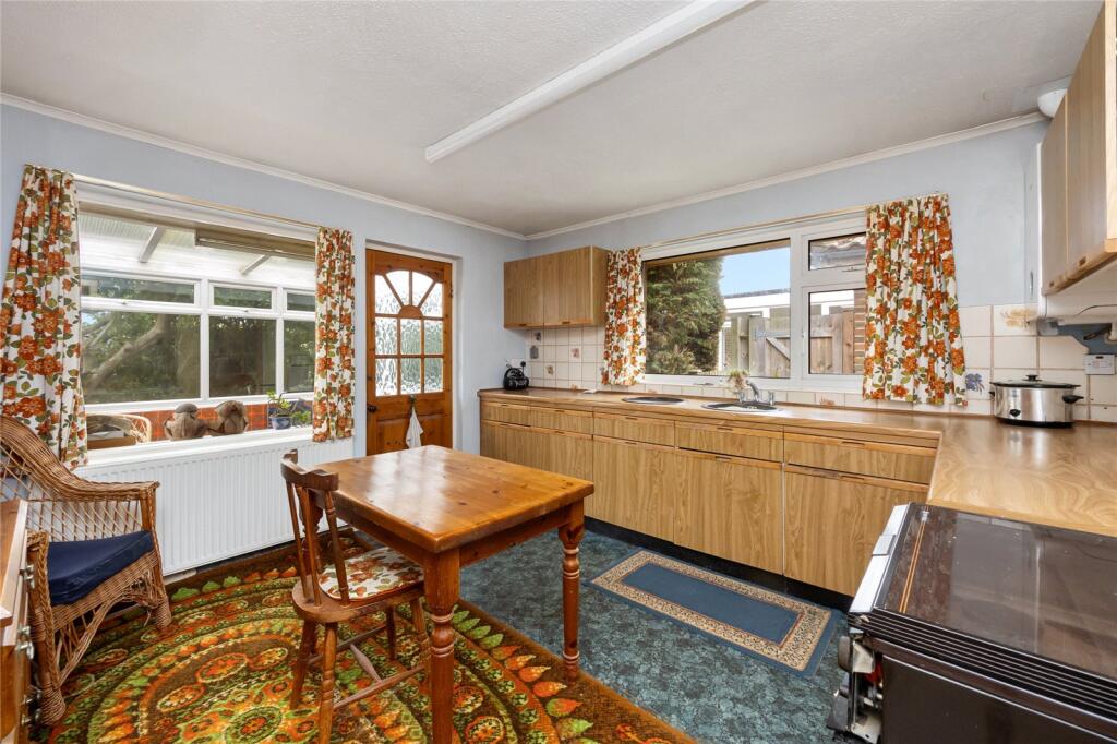 Field Close, Lancing, West Sussex, BN15 photo 2