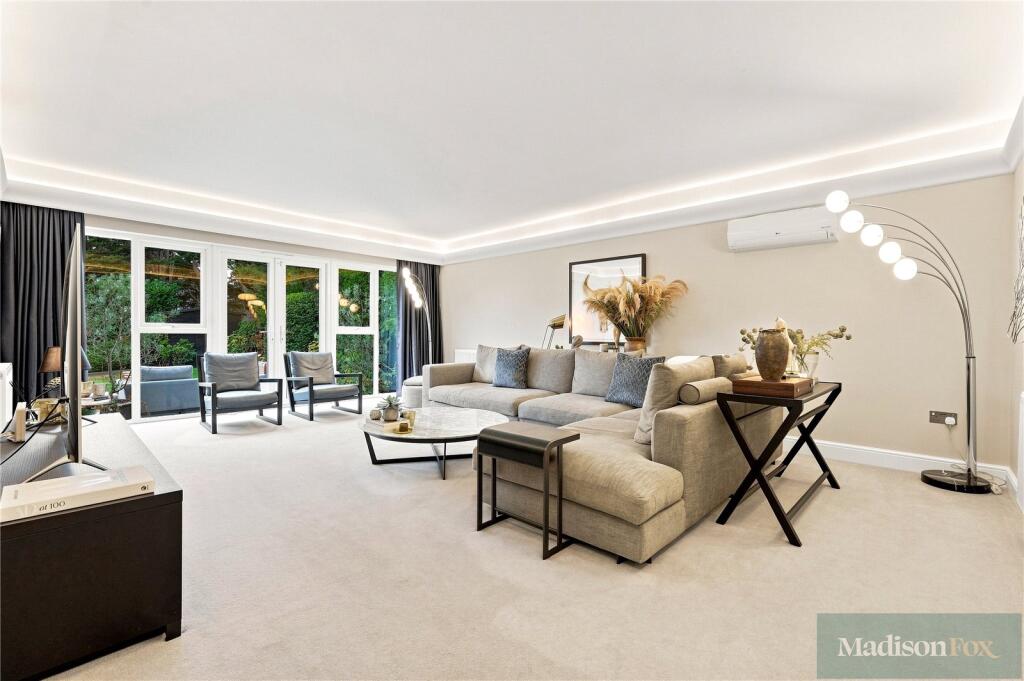 House in Epping Forest, Chigwell - View 3