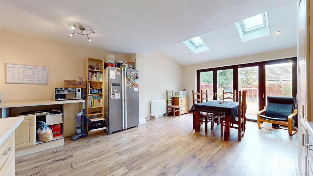 House in Milton Keynes, Shenley Brook End - More