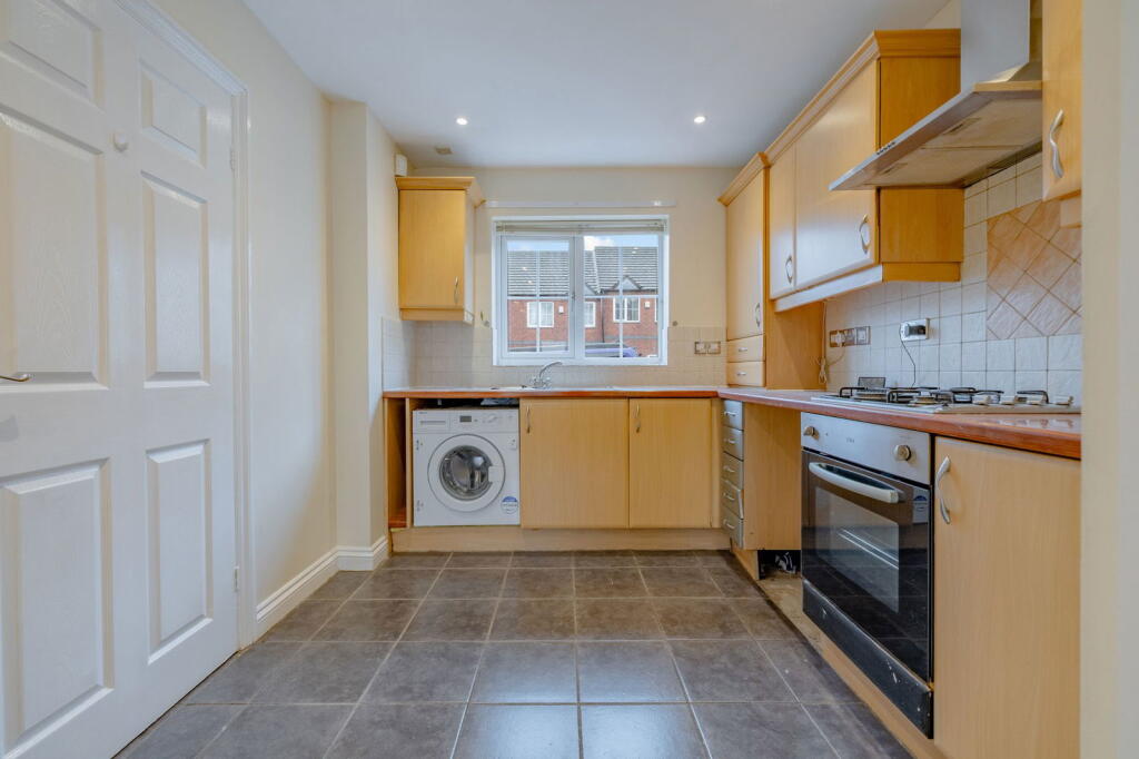 House in Dudley, Nether End - More