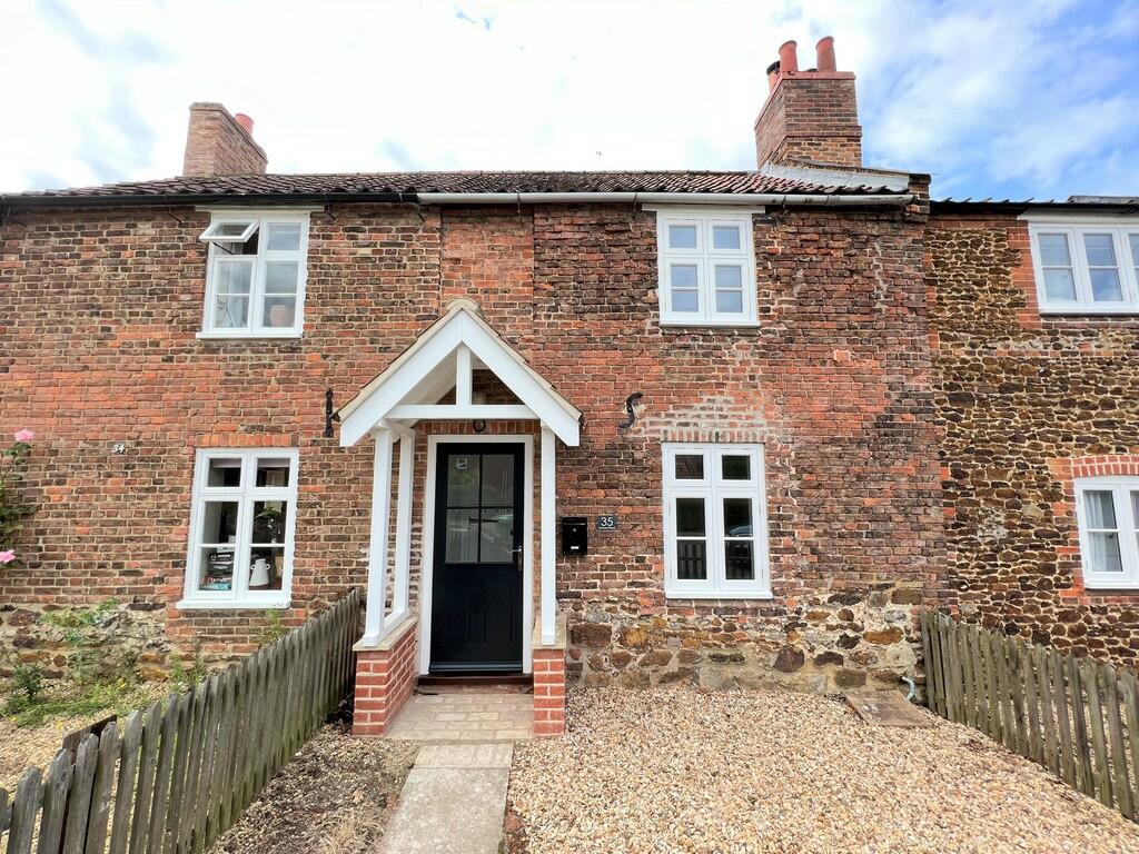 Main image of property: CASTLE RISING - TO LET: 2 bed cottage