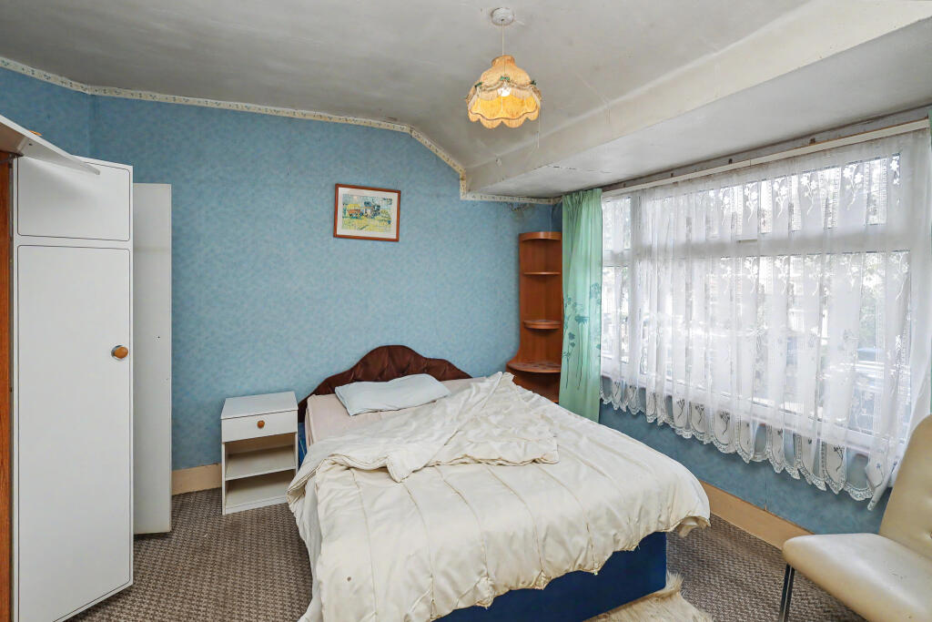 House in Epping Forest, Loughton - More