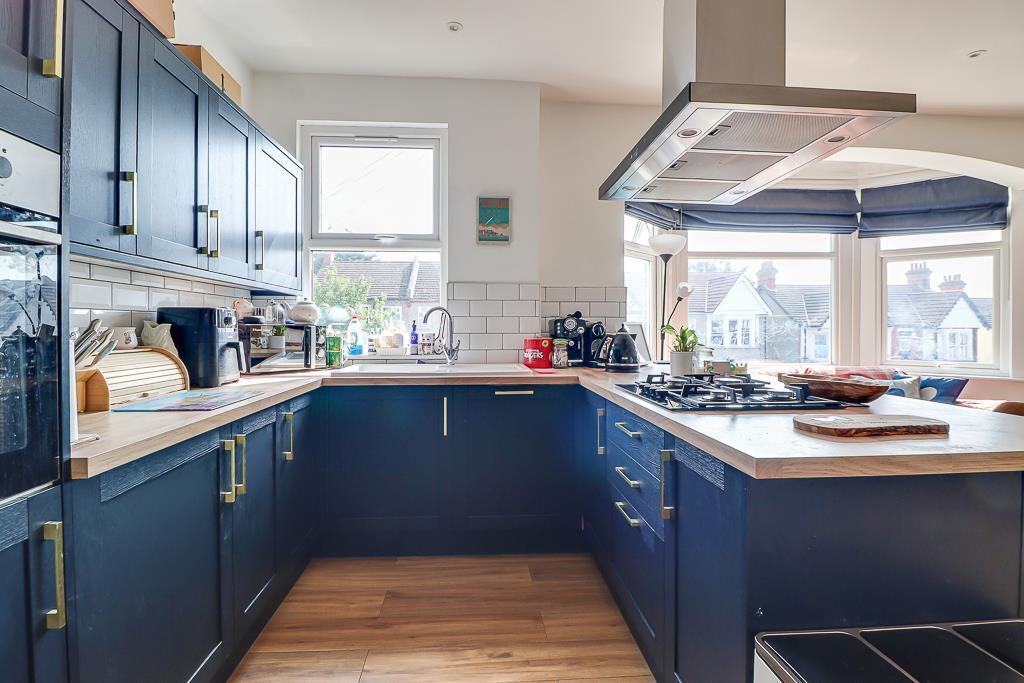 Apartment in Southend-on-Sea - View 2