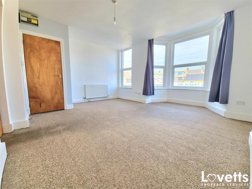 3-bed flat on Albert Road, Margate, £300,000