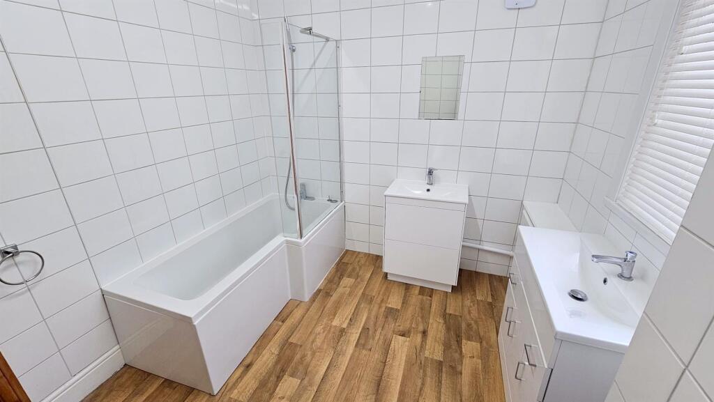 Main image of property: 309a Mansfield Road, Nottingham, NG5 2DA