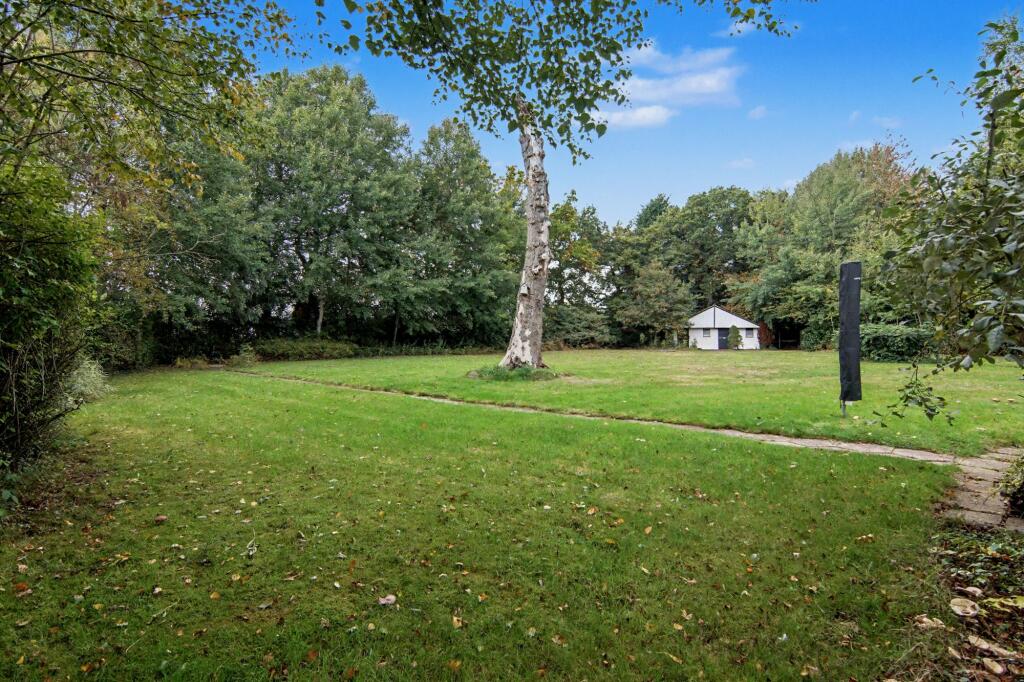 28 Grace Road photo 3