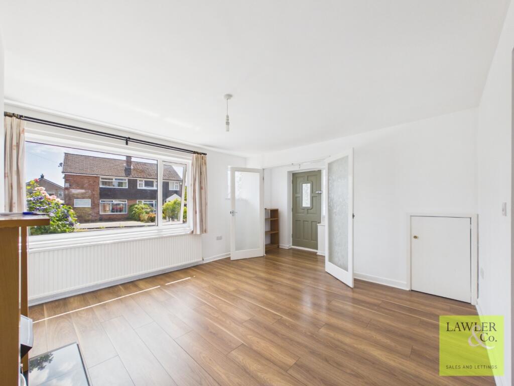 Stirling Avenue, Hazel Grove, SK7 5LX photo 4