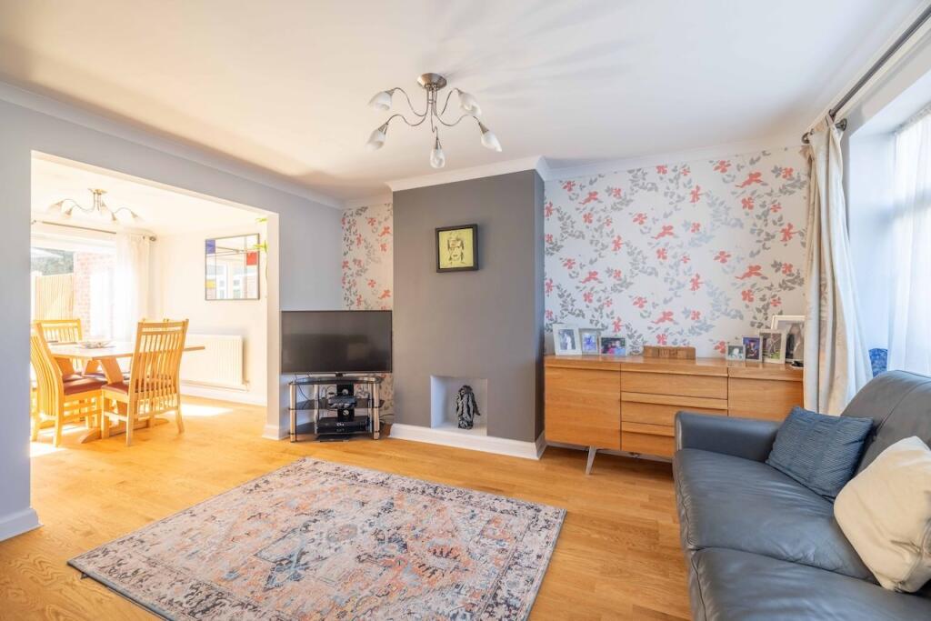 House in Slough, Burnham - View 3
