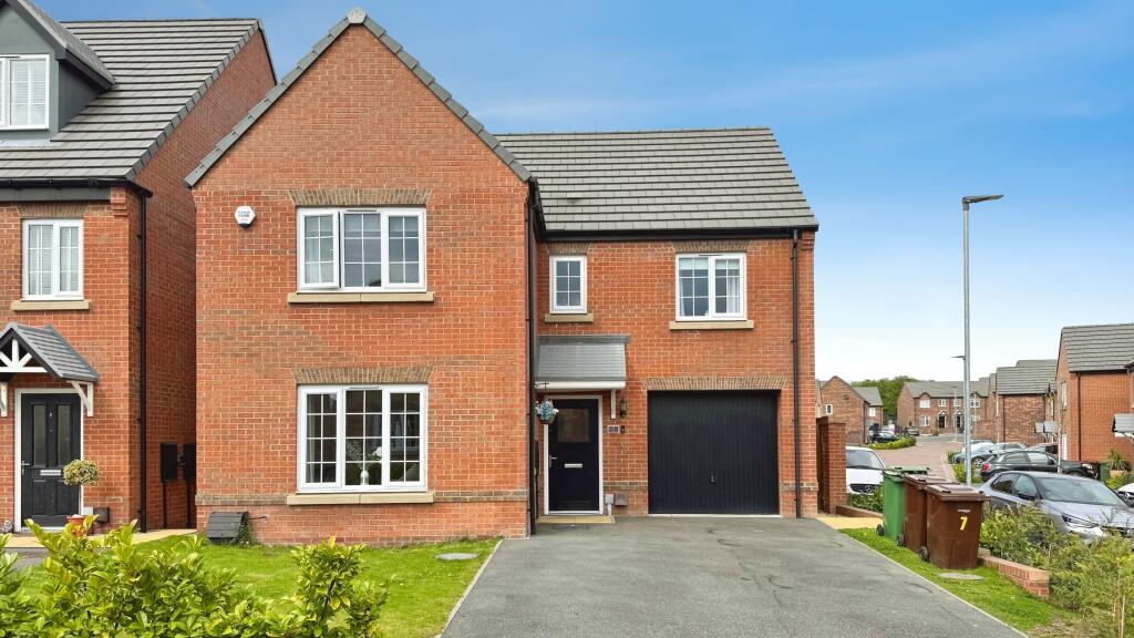 4-bed detached on Glen Road, Pontefract, Wakefield, £330,000