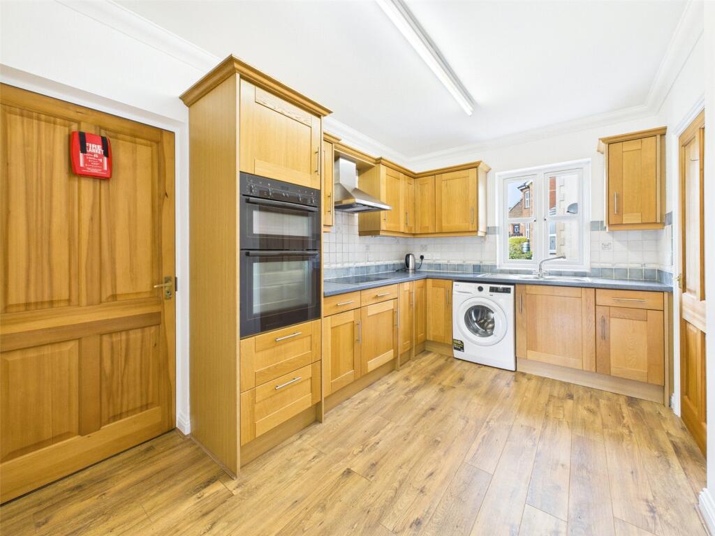 Menors Place, Holsworthy, Devon photo 2