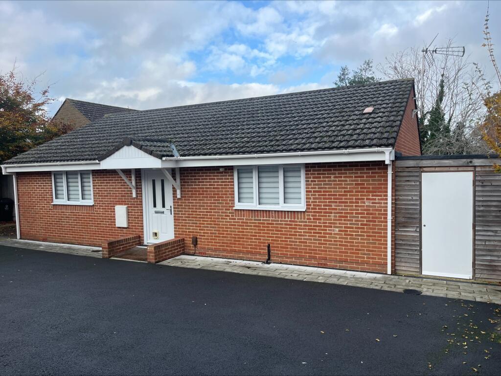 2-bed detached on Medway Road, Swindon, £300,000