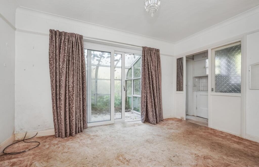 15 Downs Road, Canterbury, Kent, CT2 7AY photo 2