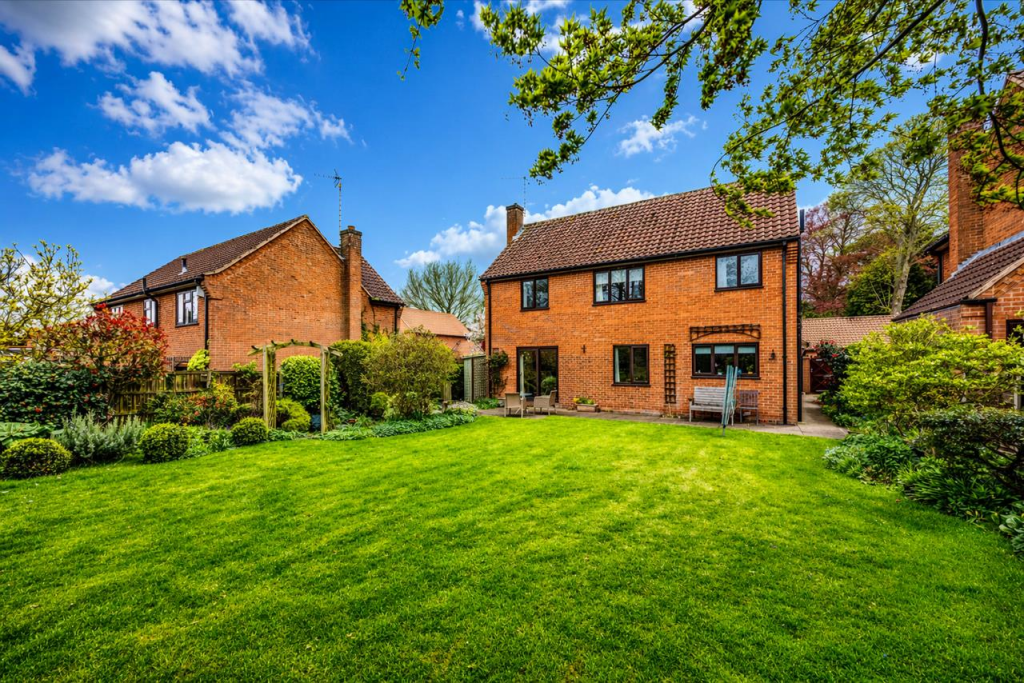Nairn Close, Farnsfield photo 2