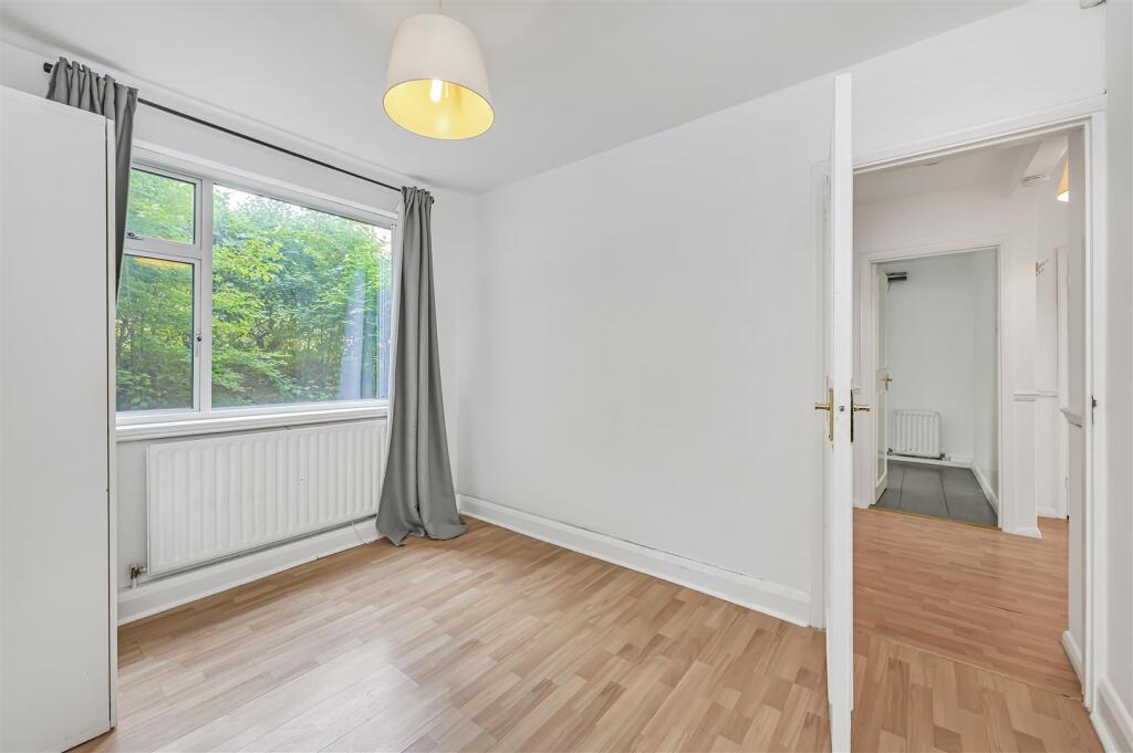 Apartment in London - More