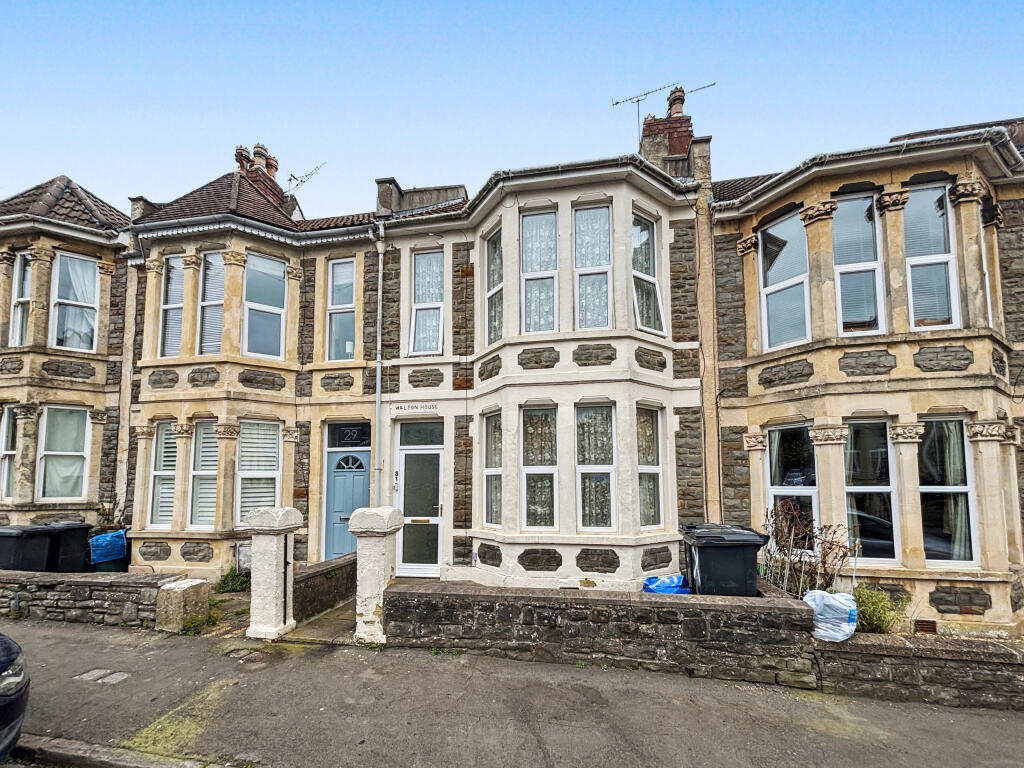 Main image of property: Room 5, 31 Jubilee Road, Knowle, Bristol, Bristol, BS4 2LR, GB