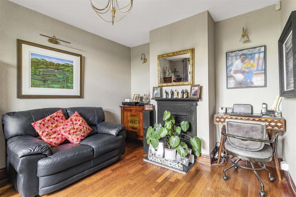 House in Cambridge - More