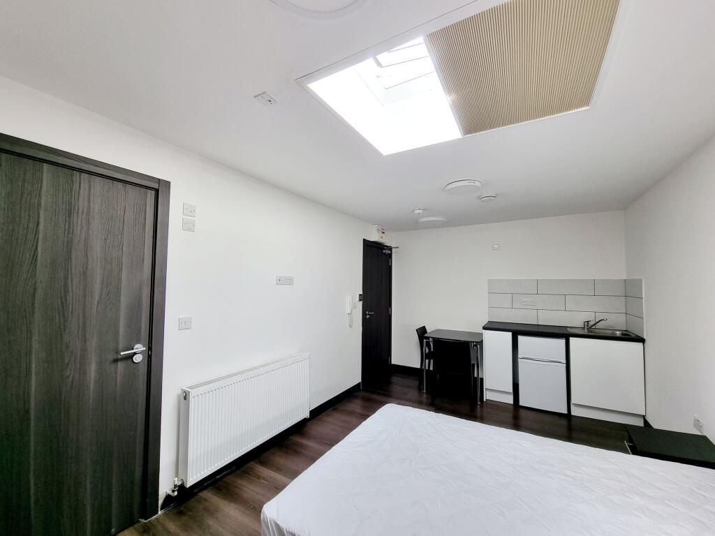 Apartment in London - View 3