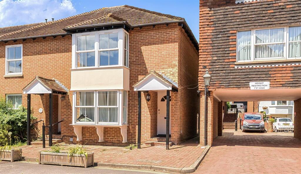 Main image of property: Tarrant Wharf, Arundel