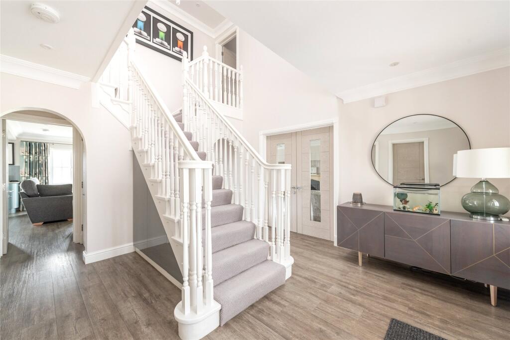 St. Mellion Drive, Great Denham, Bedfordshire, MK40 photo 5