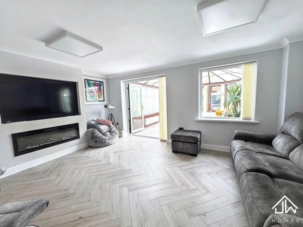 House in Newport - View 2