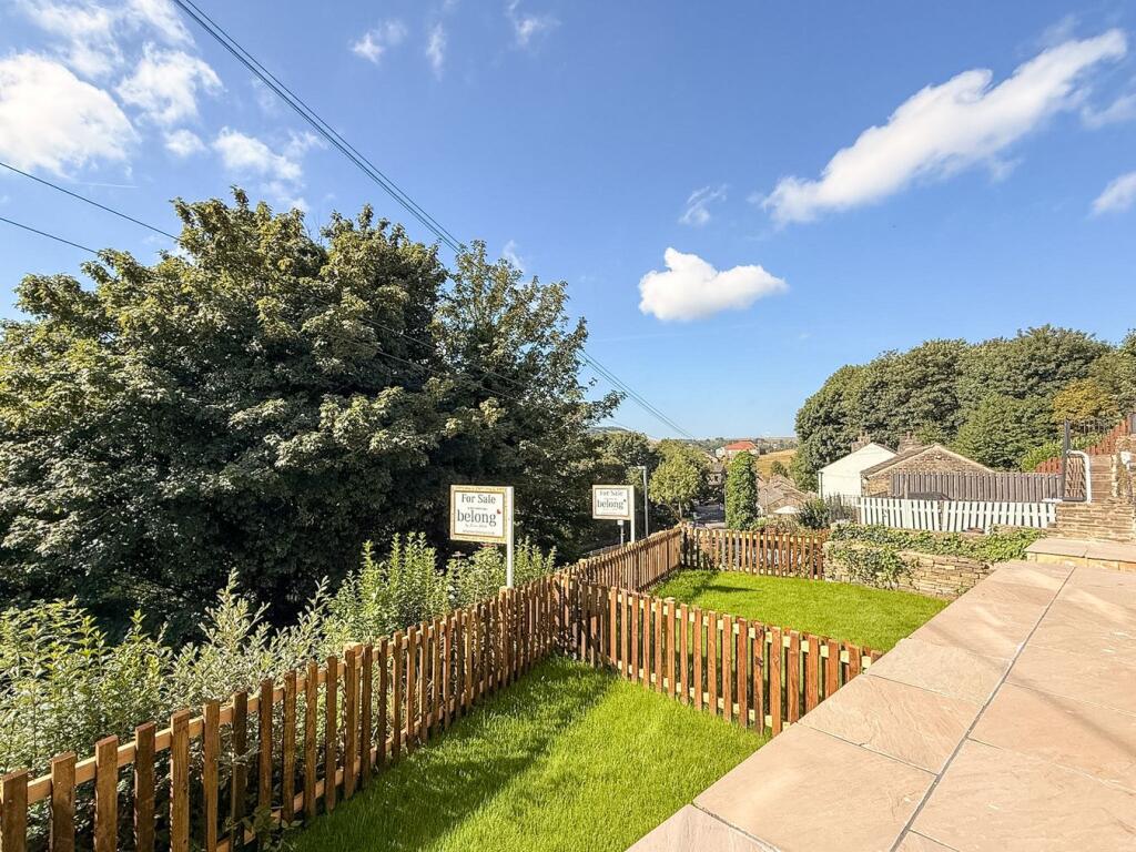 House in Huddersfield - View 2