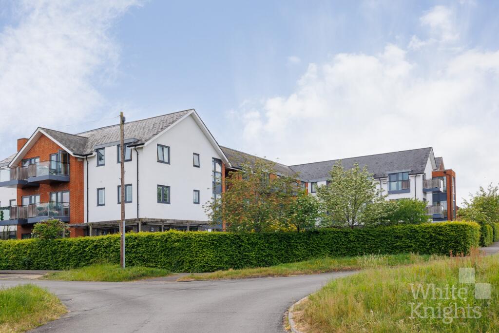 Main image of property: Alexandra Place, South Lake Crescent, Woodley, Reading, Berkshire, RG5 3DW