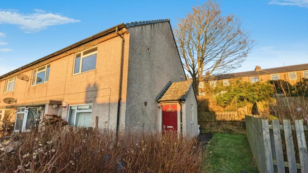 2-bed flat on 18, Carmel Road, Halifax, West Yorkshire, HX3, £55,000
