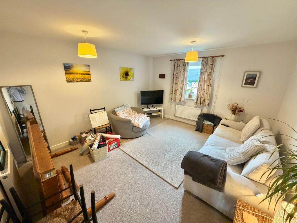 Apartment in Taunton - View 3