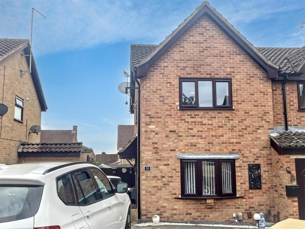 2-bed house on Blenheim Way, Yaxley, Peterborough, £200,000