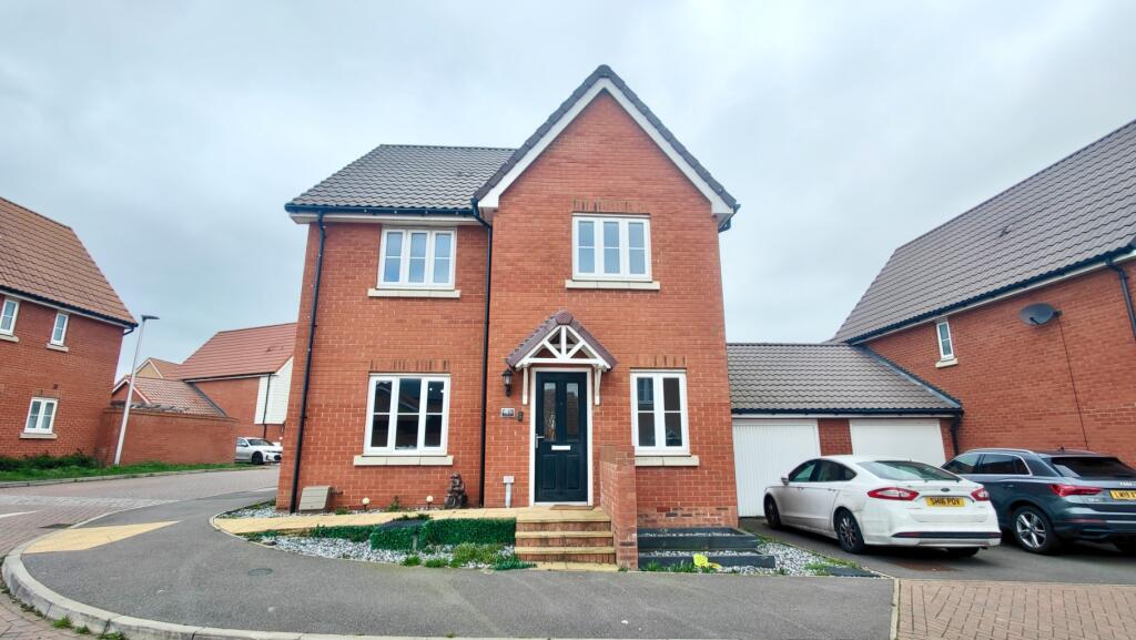 Main image of property: Songbird Crescent, Chattenden, Rochester, Kent, ME3 8GD