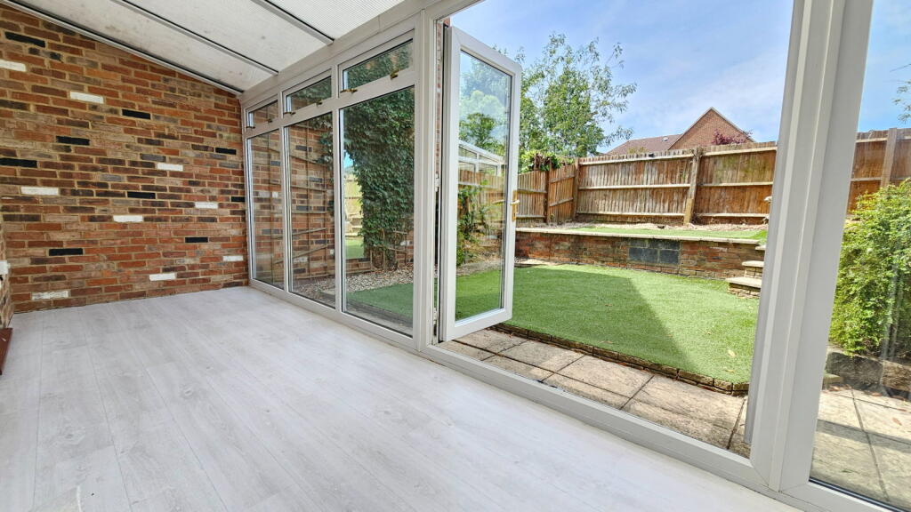 Nideggen Close, Thatcham RG19 4HS - View 4