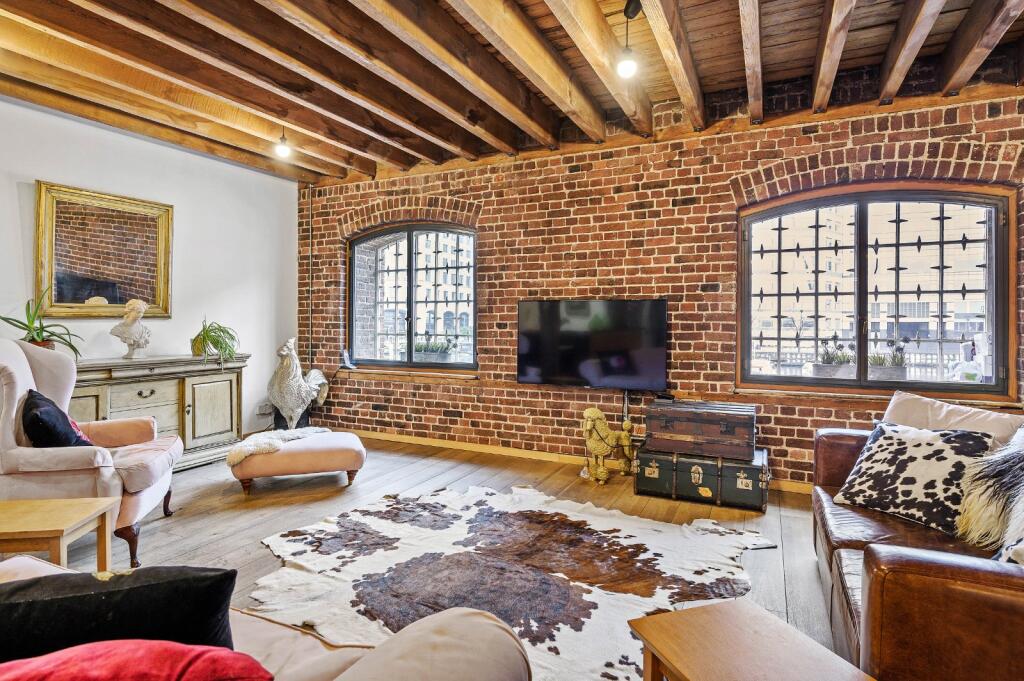 Main image of property: Port East Apartments, 
12 Hertsmere Road, E14