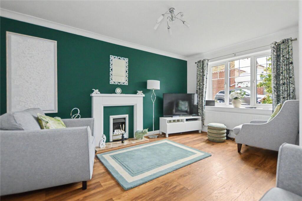 House in Leeds, Howlett Cross - View 2