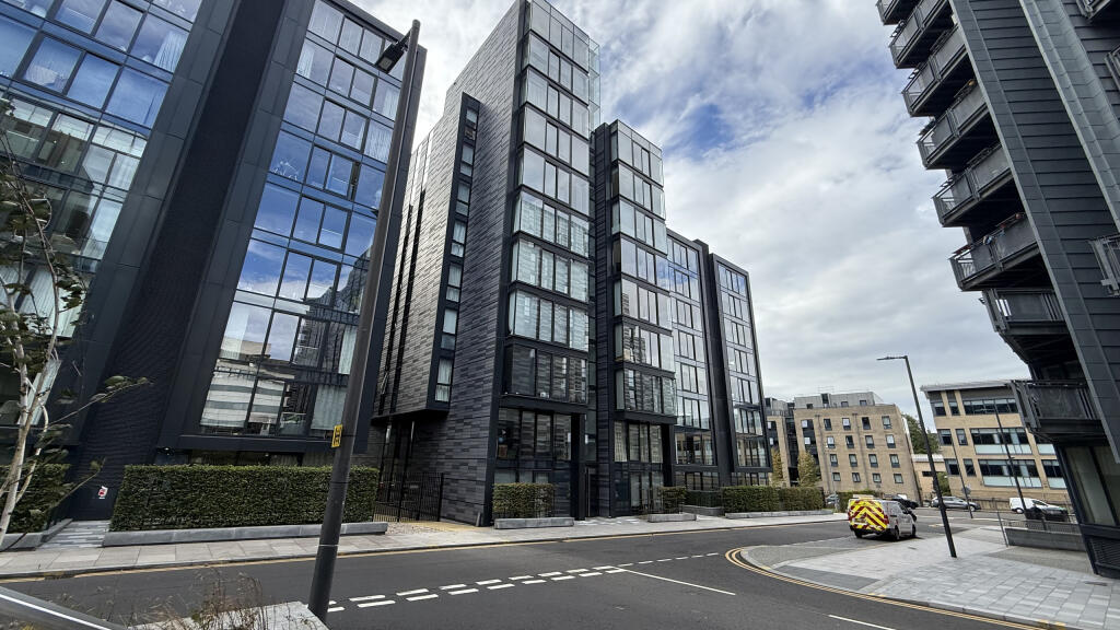 Main image of property: Flat 21, 5 Simpson Loan, Edinburgh, City Of Edinburgh