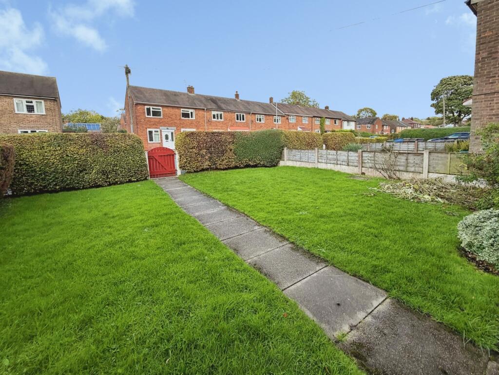 Throstle Grove, Marple, Stockport, Greater Manchester, SK6 photo 2