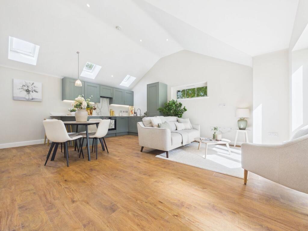 House in Stevenage - More