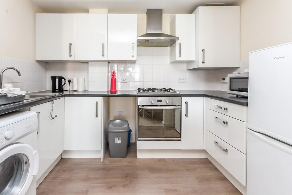 Apartment in Northampton - View 3