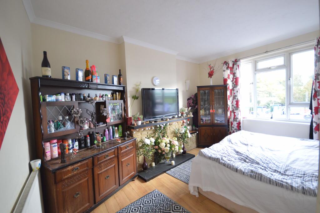 Apartment in Chichester, Easebourne - View 3